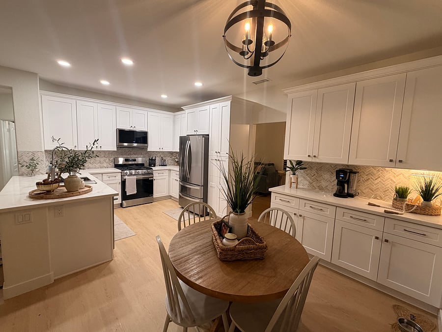 kitchen/breakfast nook/coffee station
