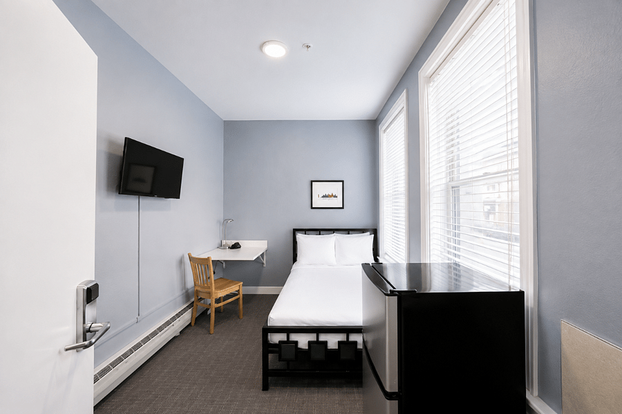Furnished Finder property 1037370_1 photo 2