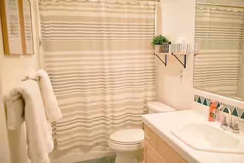 Furnished Finder property 1037421_1 photo 12
