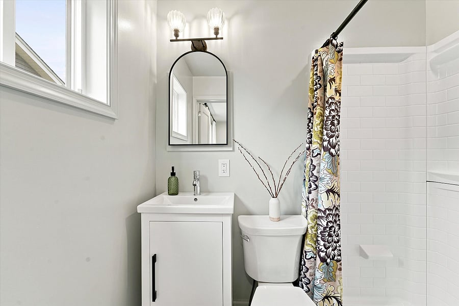 Second full bathroom, en-suite off the back bedroom