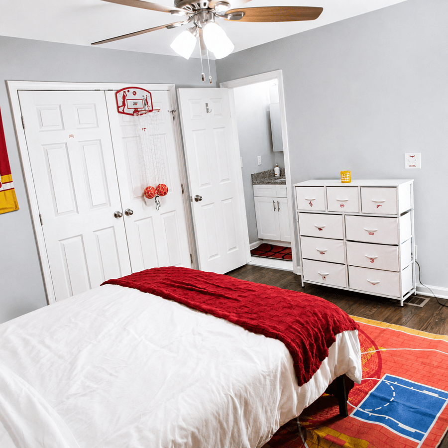 Master bedroom (ATL Hawks) photo 2
