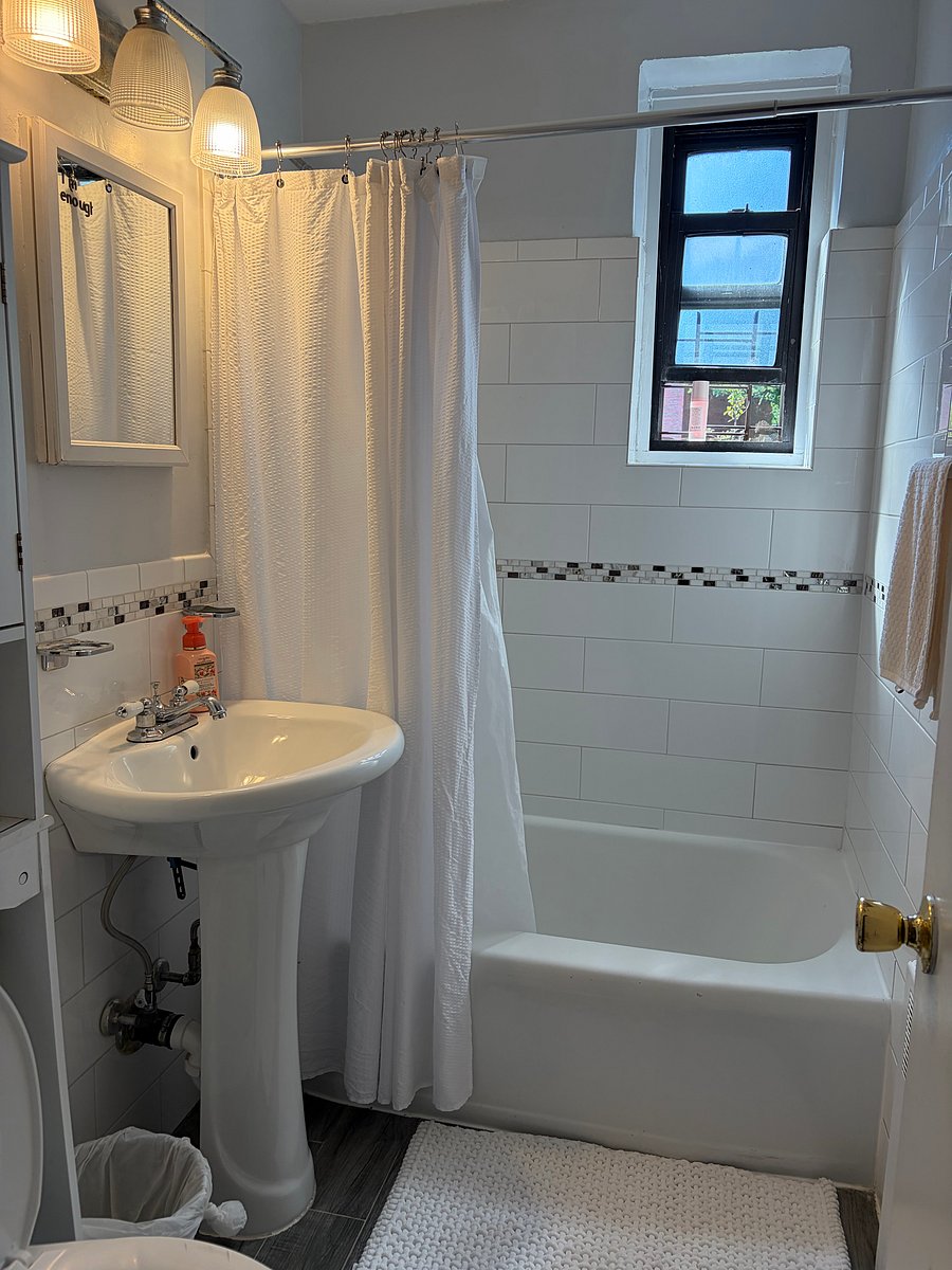 Furnished Finder property 1037604_1 photo 3