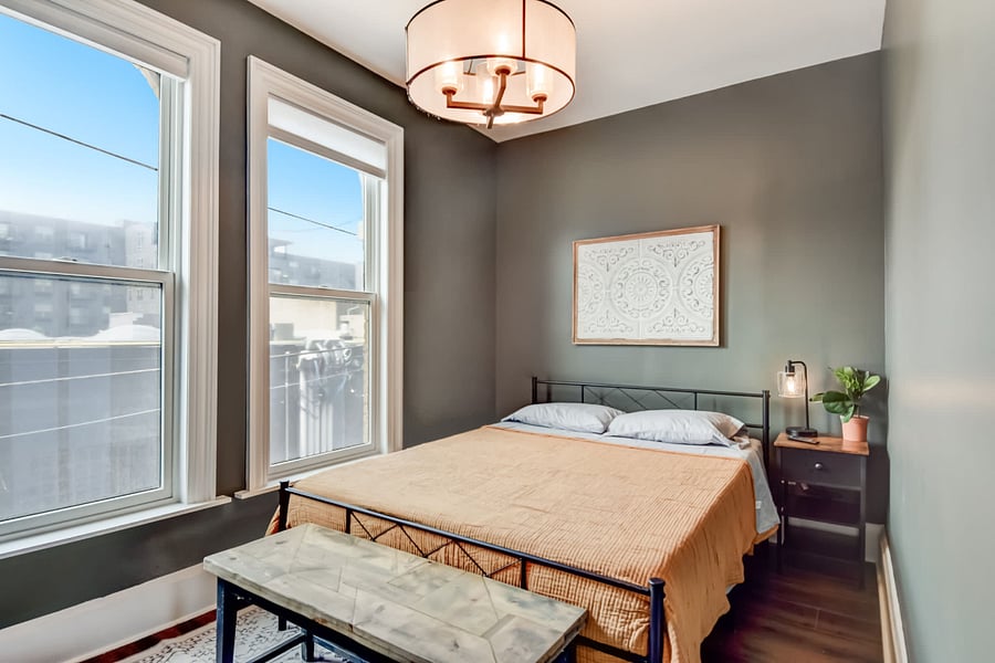 Middle bedroom-Queen
(2nd Floor)
