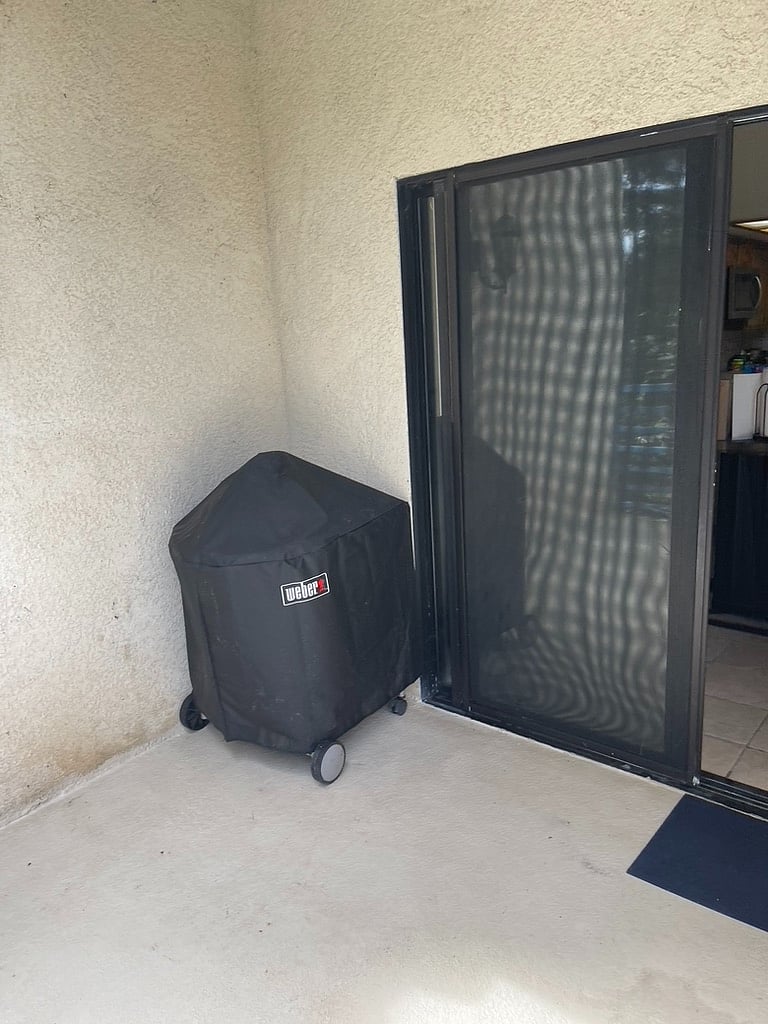 Charcoal webber deluxe grill