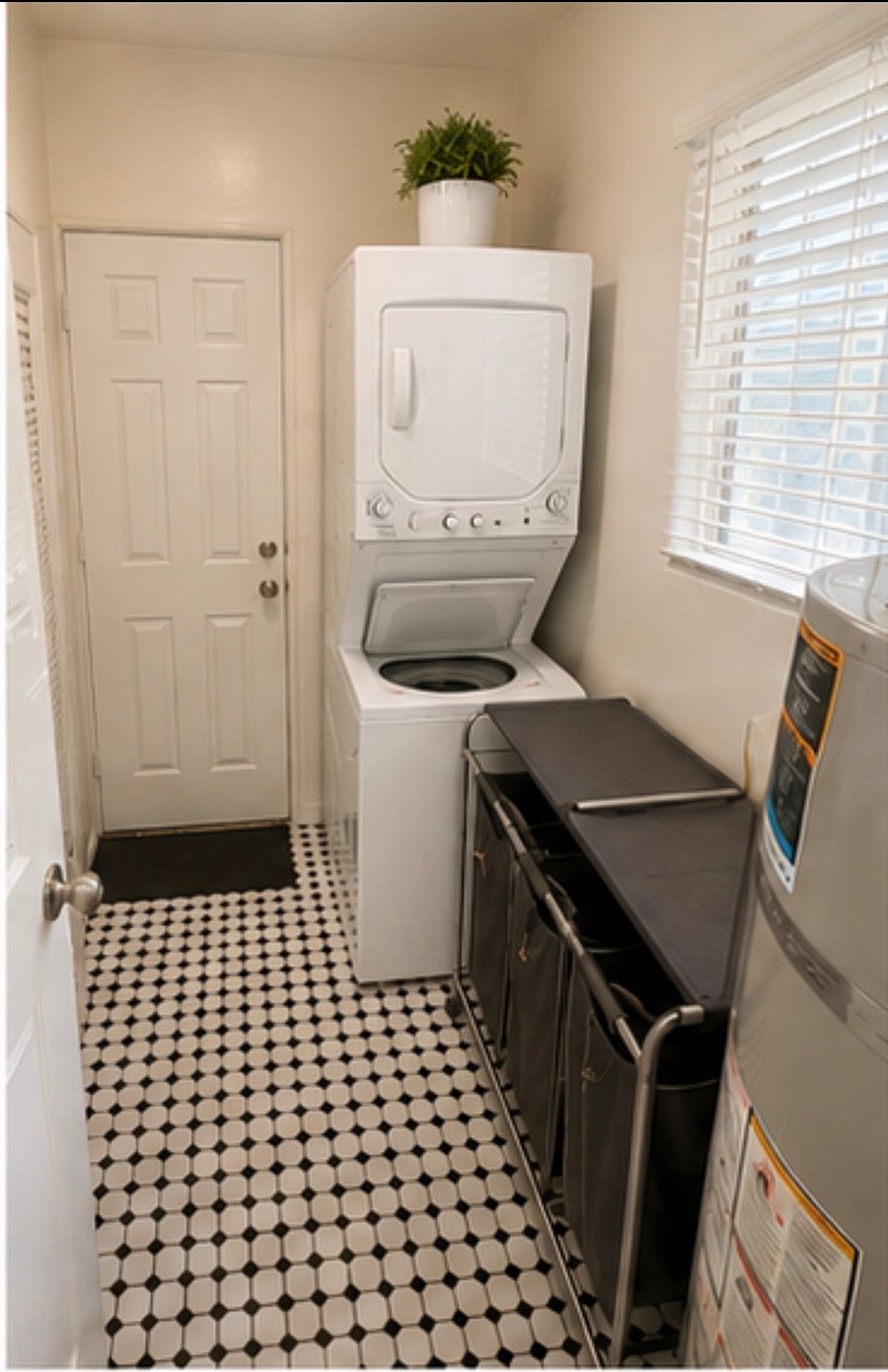 Furnished Finder property 1037638_1 photo 3