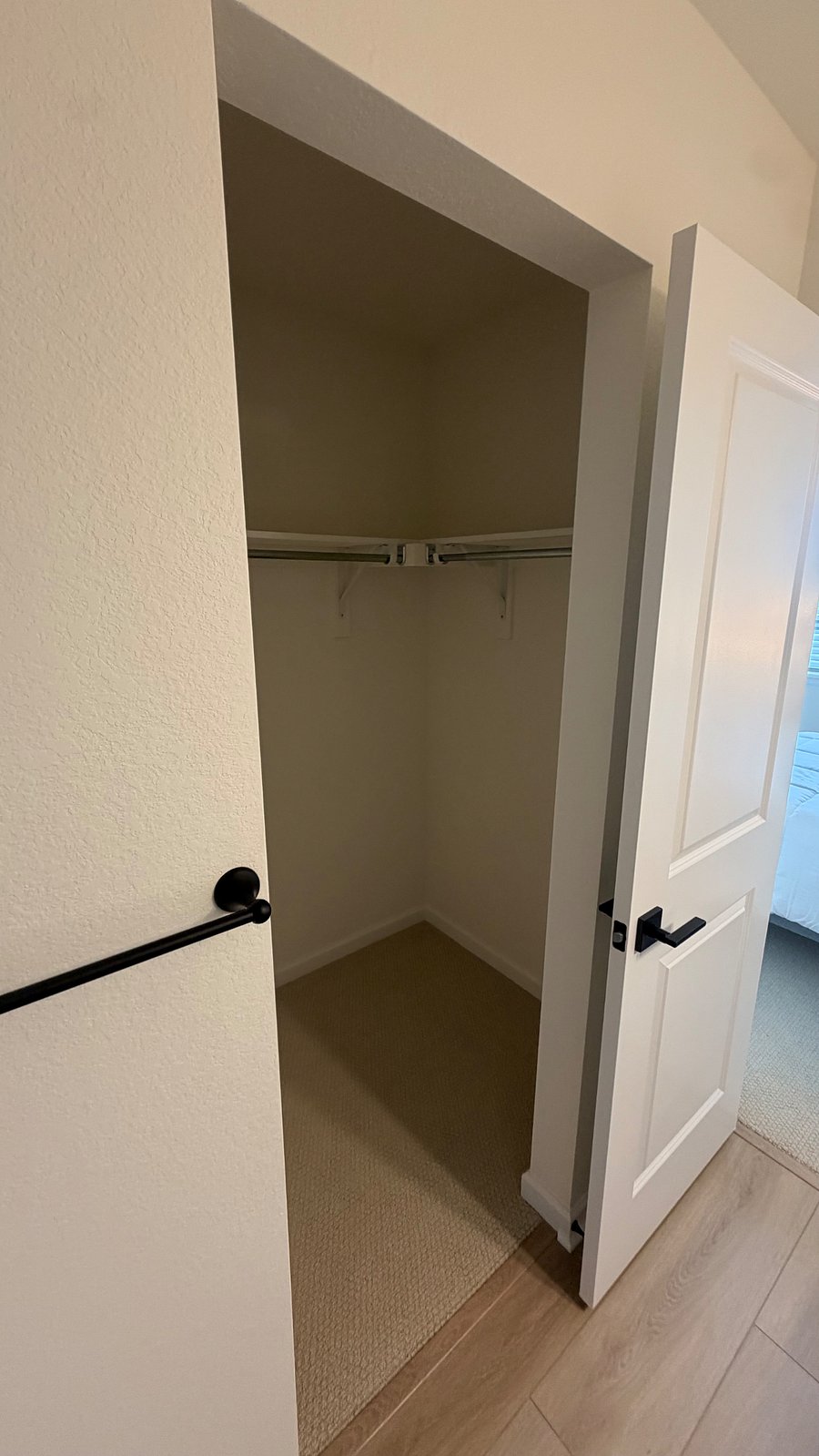 Furnished Finder property 1037722_1 photo 4