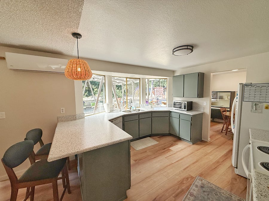 Furnished Finder property 1037730_1 photo 4