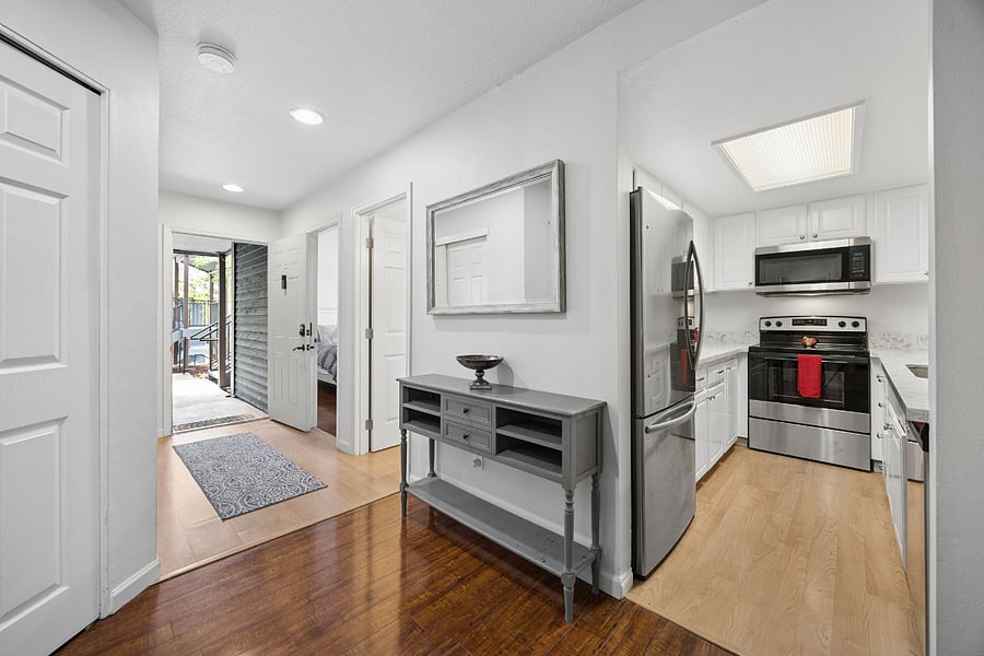 Furnished Finder property 1037803_1 photo 6