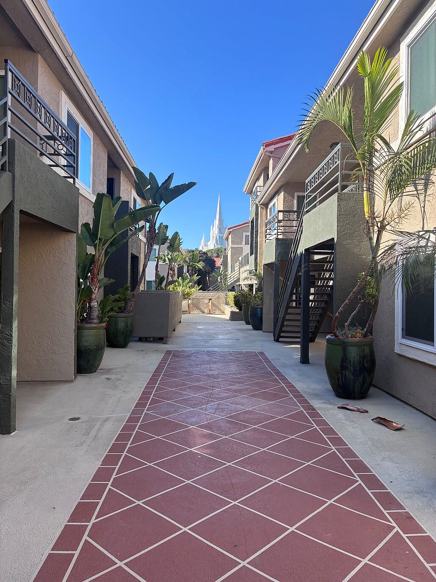 Furnished Finder property 1037821_1 photo 1