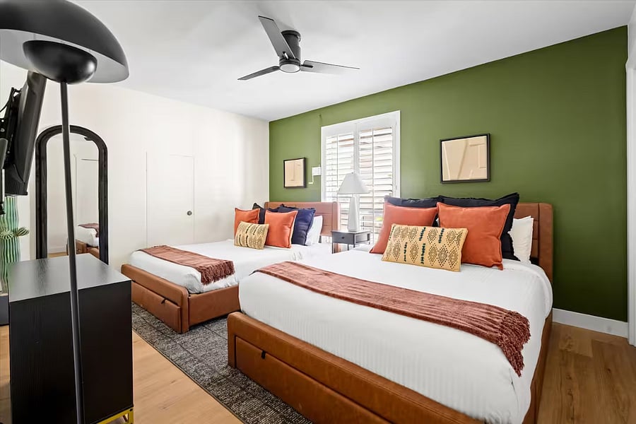 2 Queen Bedroom 4