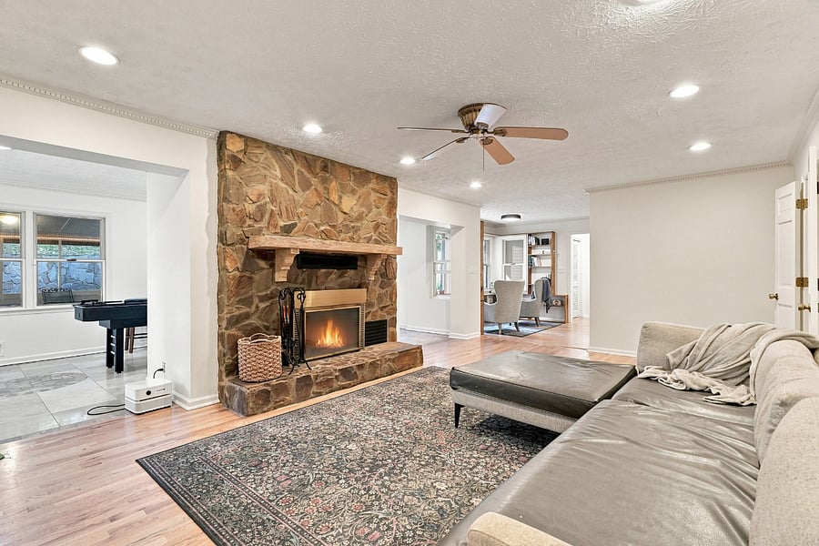 Furnished Finder property 1037877_1 photo 33