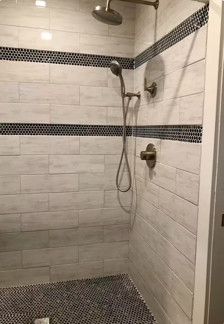 Master Bathroom w/ Walk-In Shower