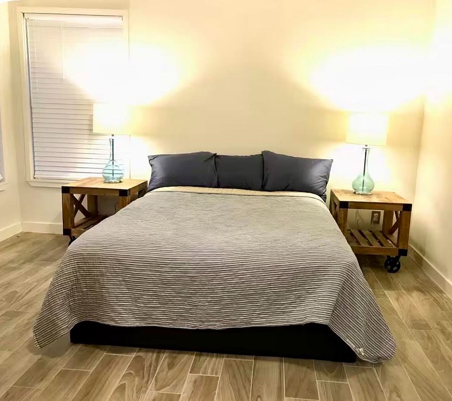 Master Bedroom w/ Queen Bed and en-suite Bathroom