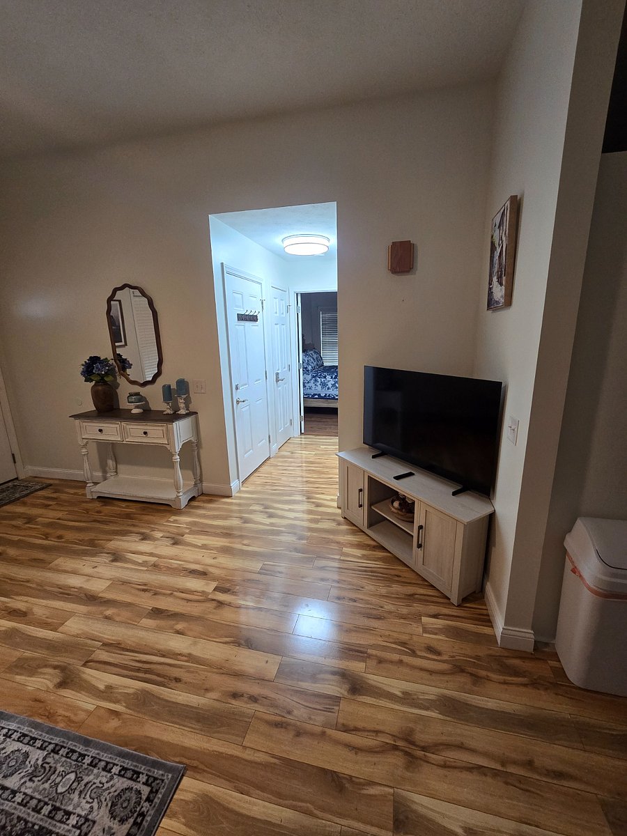 Furnished Finder property 1037978_1 photo 3