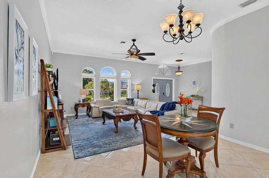 Extended great room area with game or lap top  table