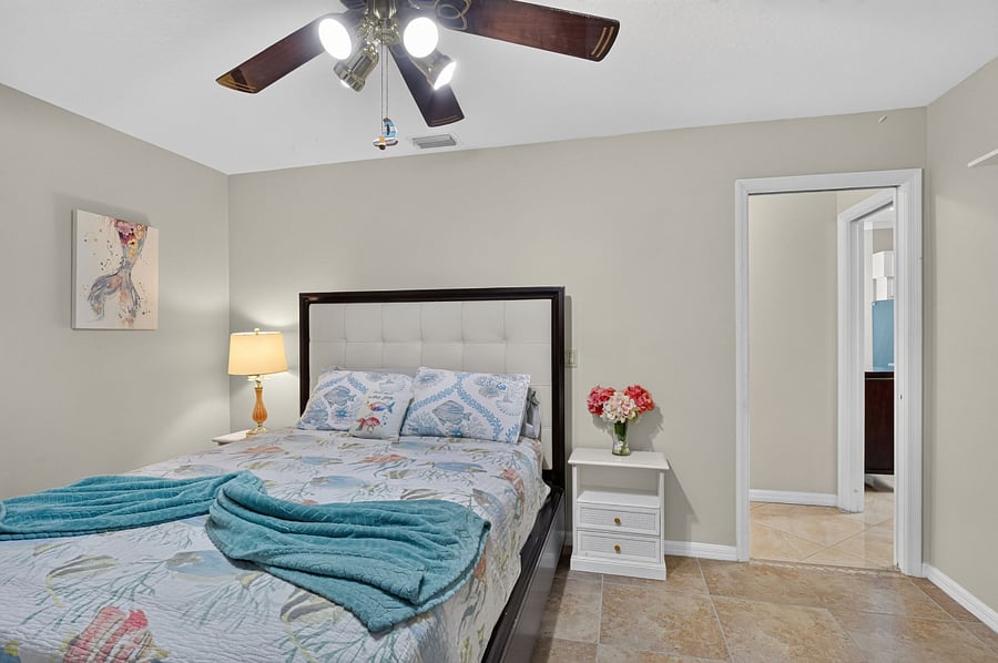Guest bedroom 2