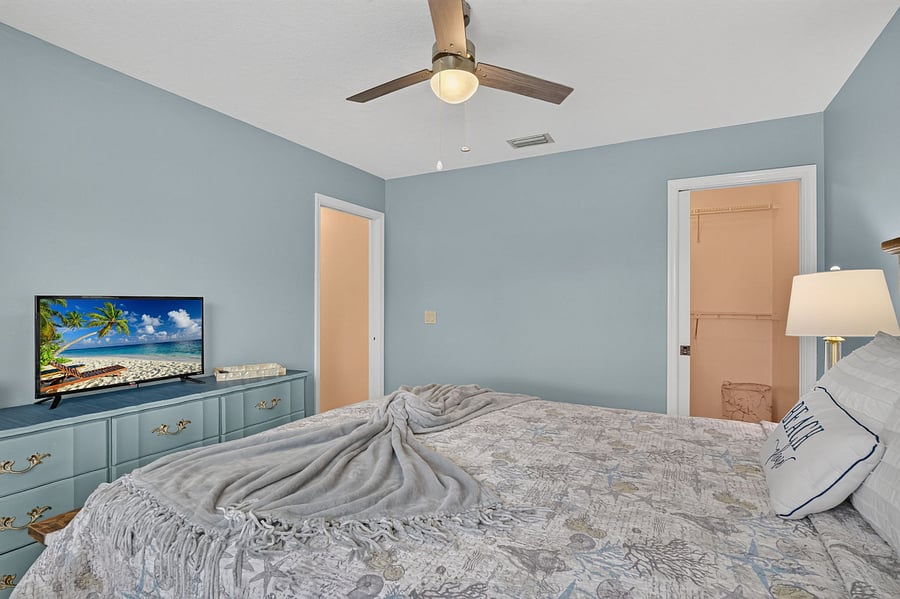 Guest bedroom 3