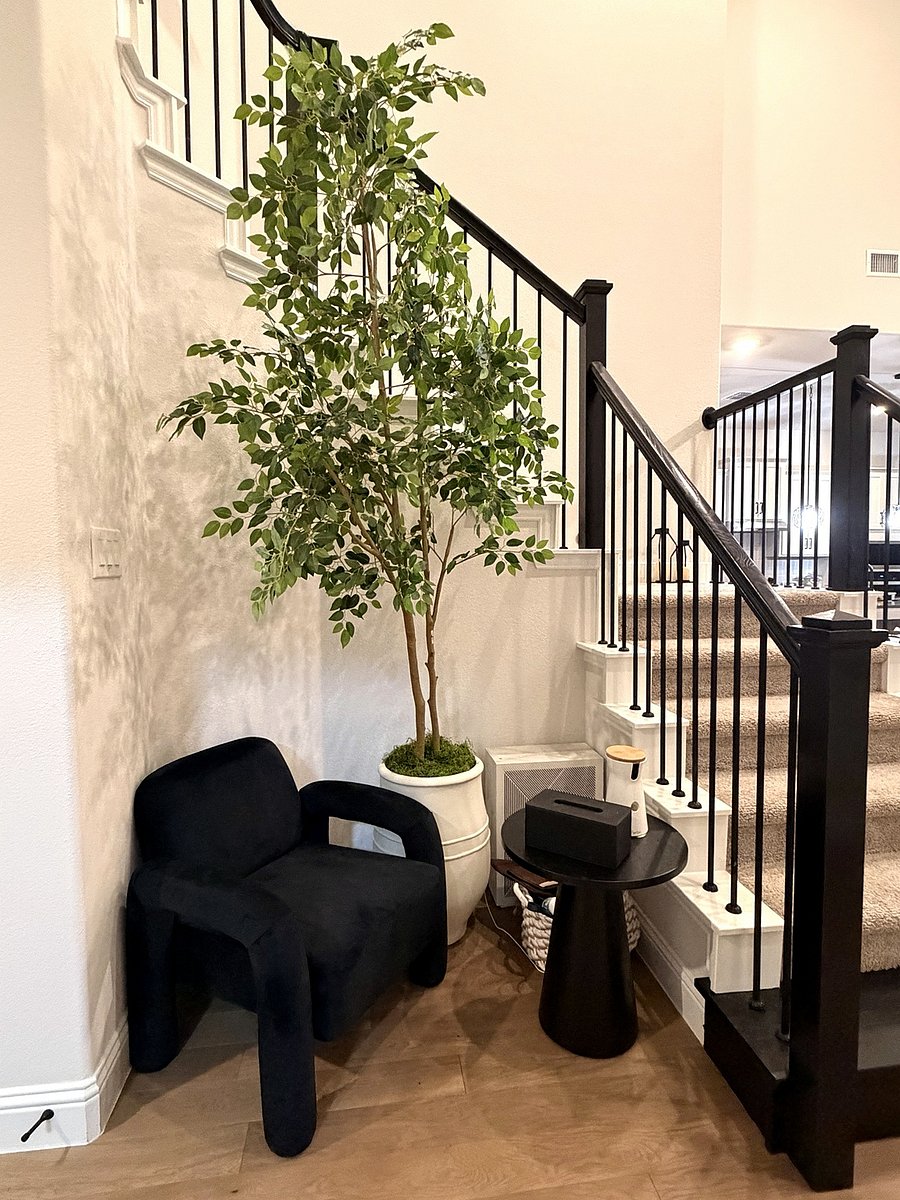 Entry|Seating