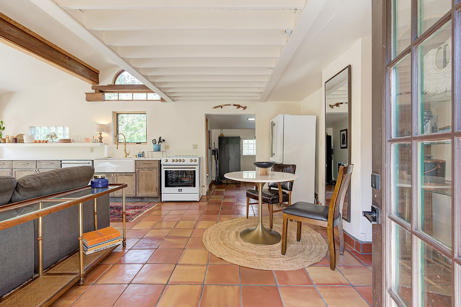 Furnished Finder property 1038148_1 photo 2