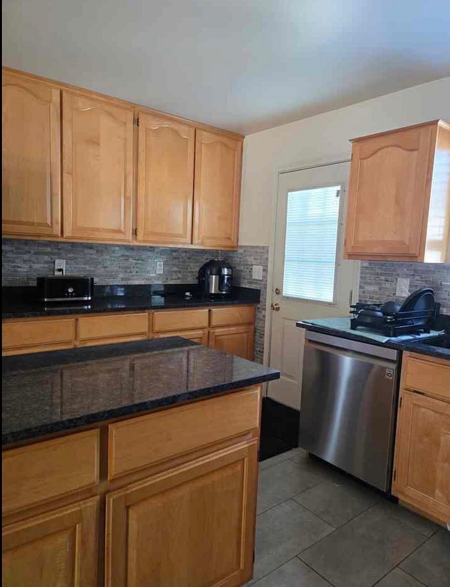 Furnished Finder property 1038166_1 photo 14