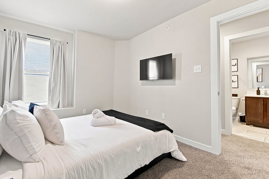 Furnished Finder property 1038168_1 photo 2