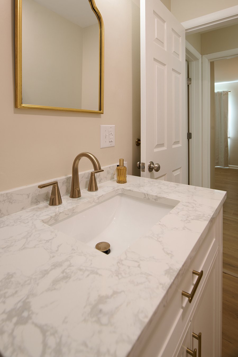 Furnished Finder property 1038265_1 photo 12