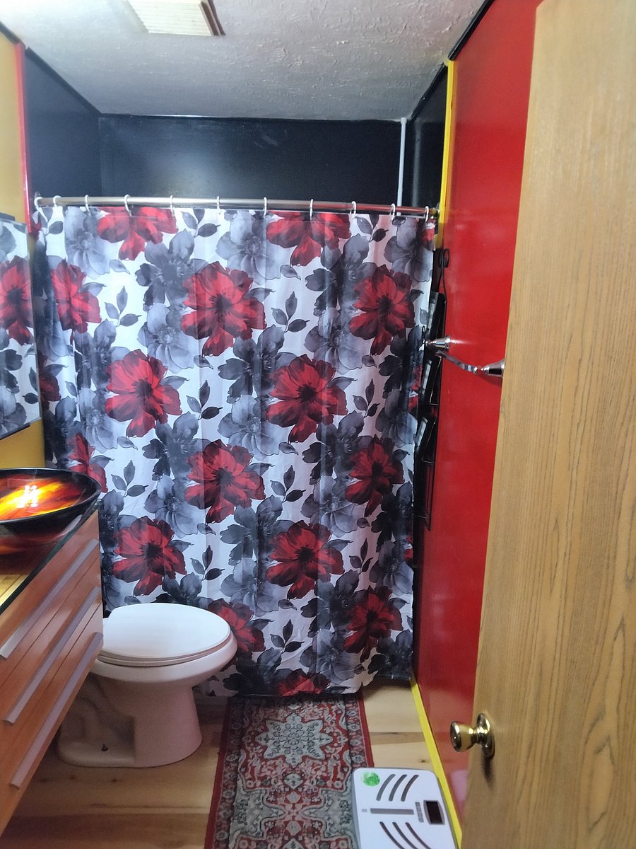 Main bathroom