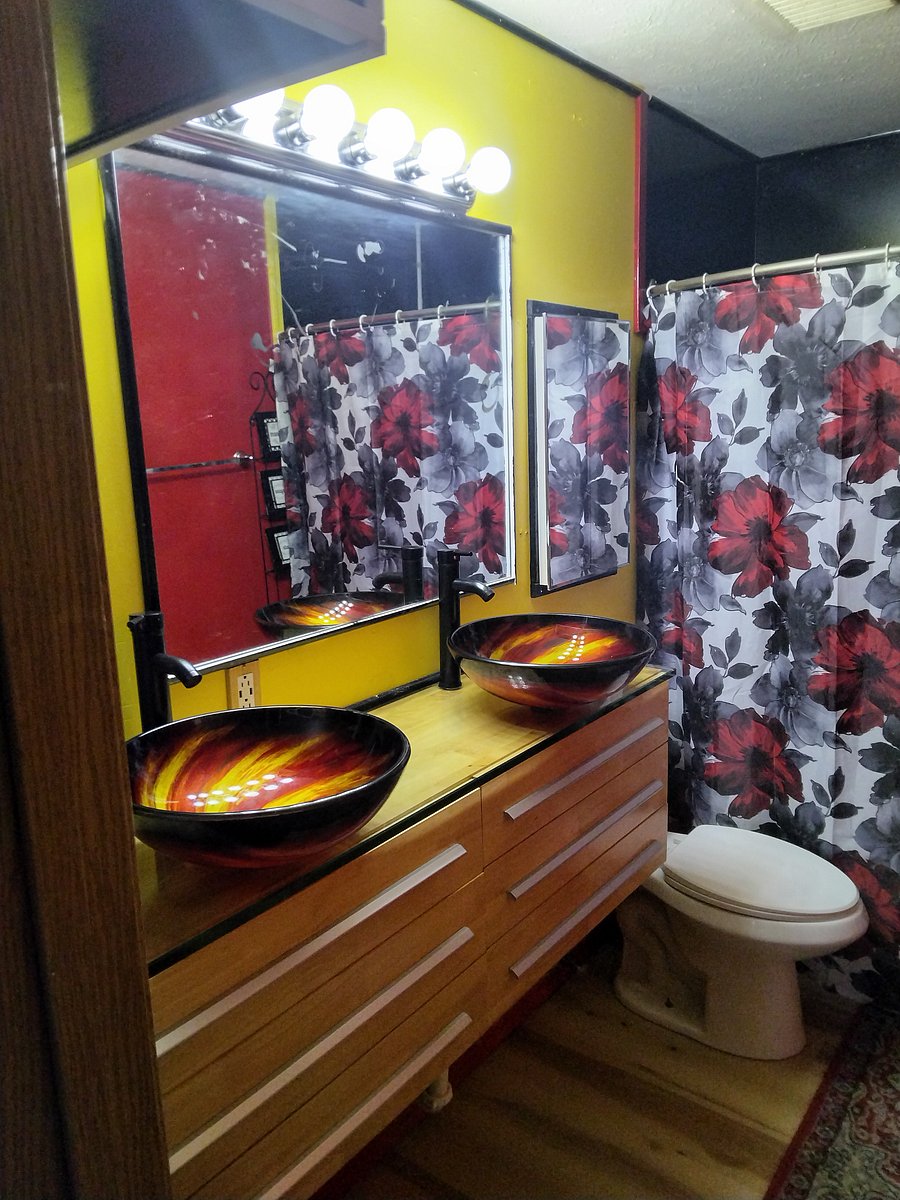 Main bathroom