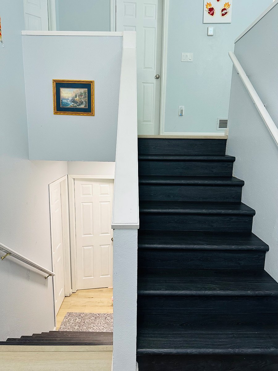 R Stairs -living quarters
L Stairs - laundry & garage ara