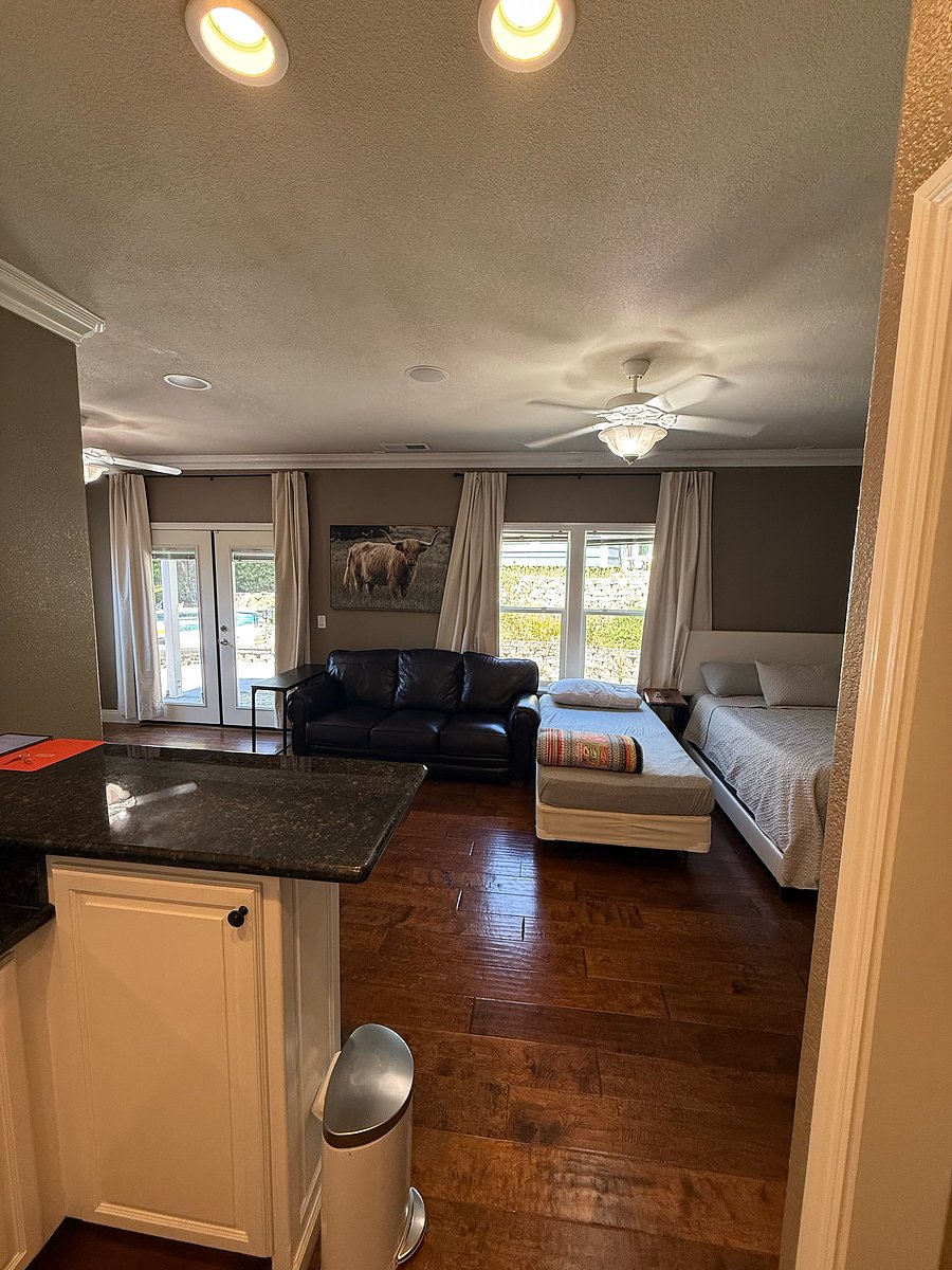 Furnished Finder property 1038399_1 photo 2