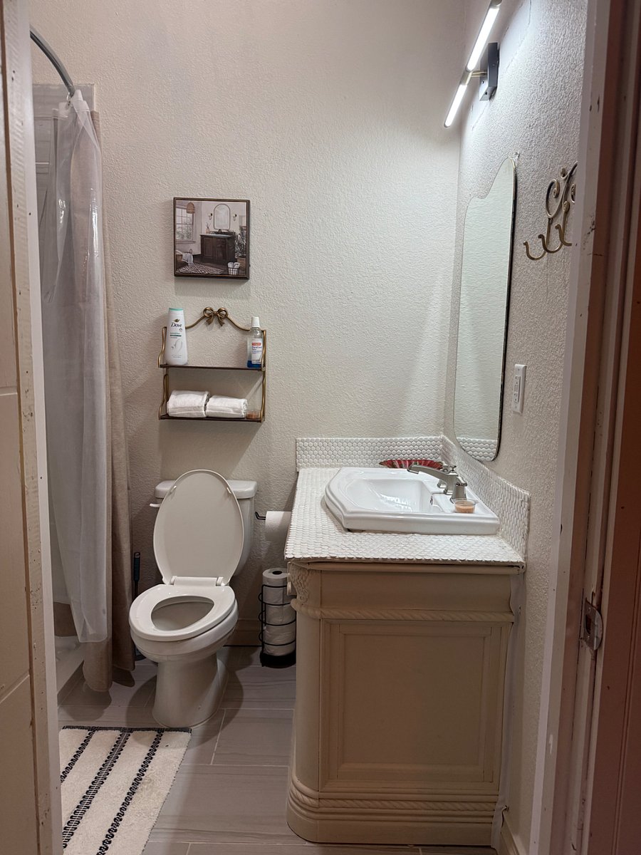 Furnished Finder property 1038437_1 photo 2