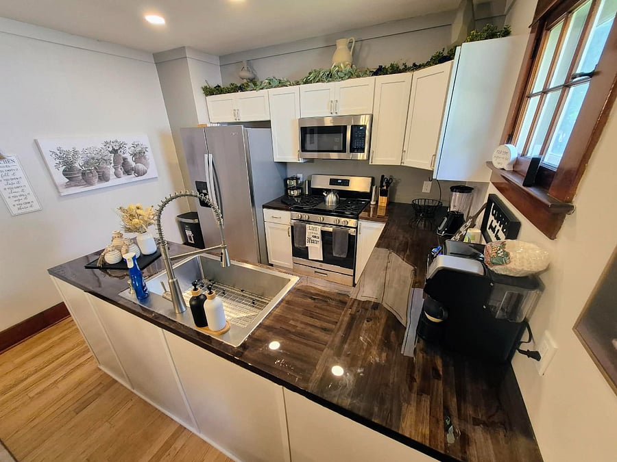 Full kitchen - All new!