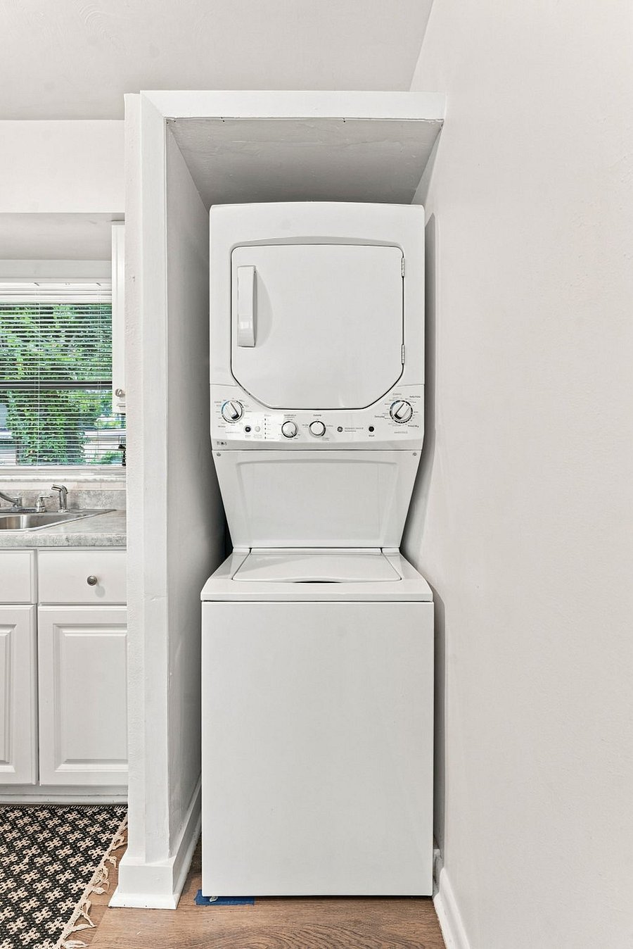 Furnished Finder property 1038611_1 photo 2