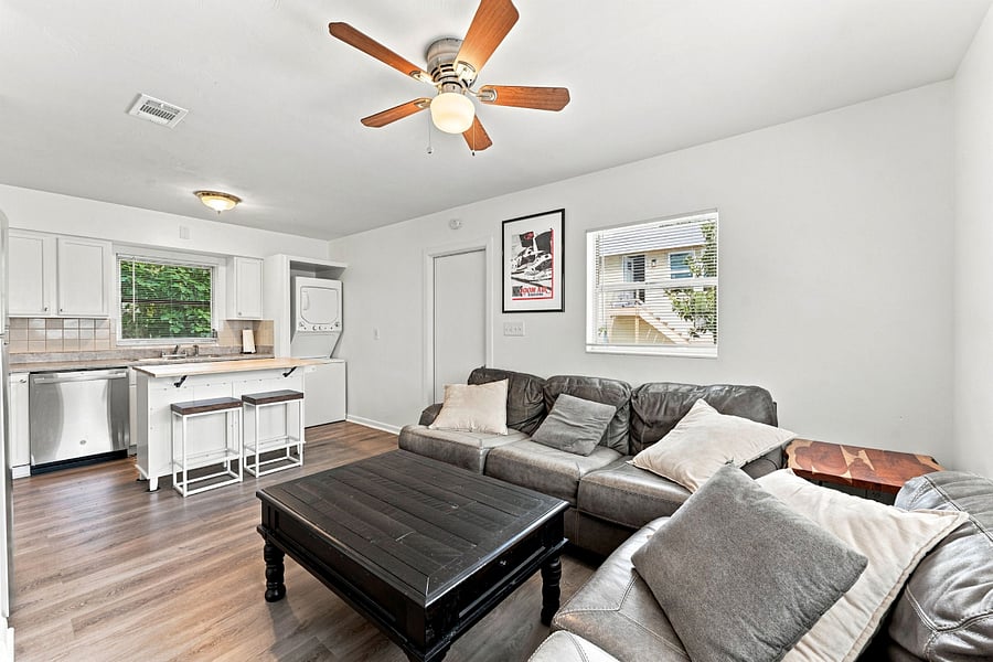 Furnished Finder property 1038611_1 photo 3