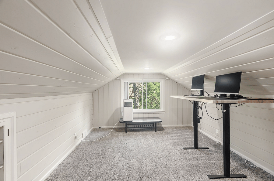 Upper level 3rd Bedroom or Flex space with attached .5 bath
