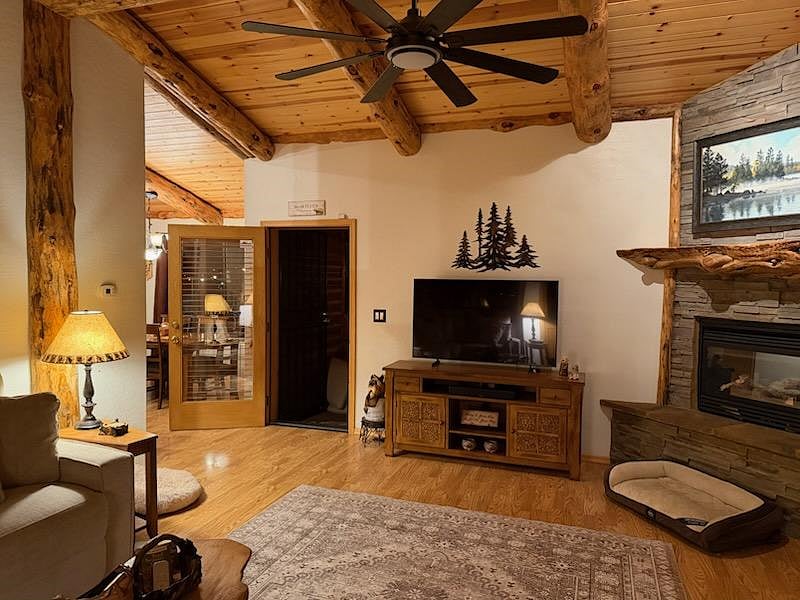 Furnished Finder property 1038762_1 photo 3