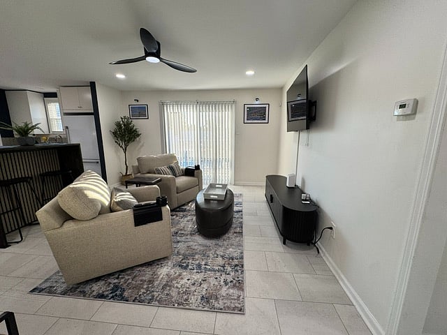 Furnished Finder property 1038779_1 photo 3