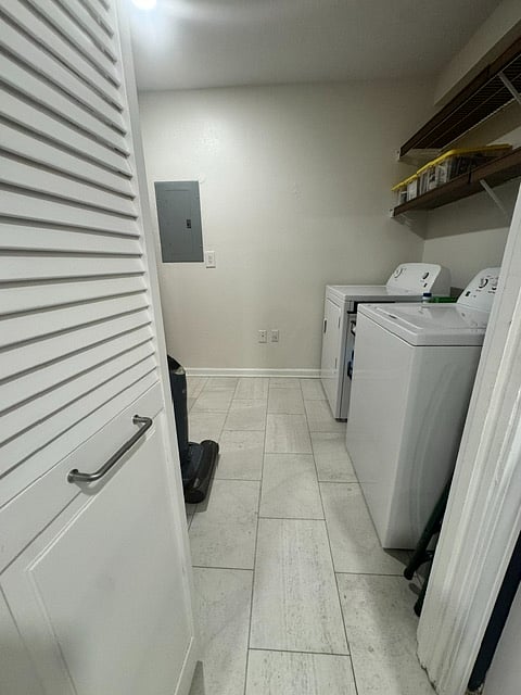 Furnished Finder property 1038779_1 photo 32