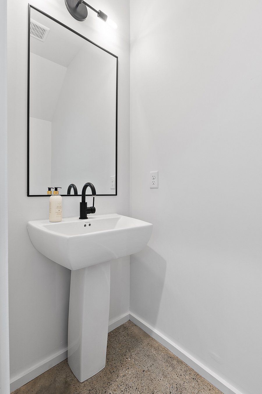 Furnished Finder property 1038784_1 photo 16