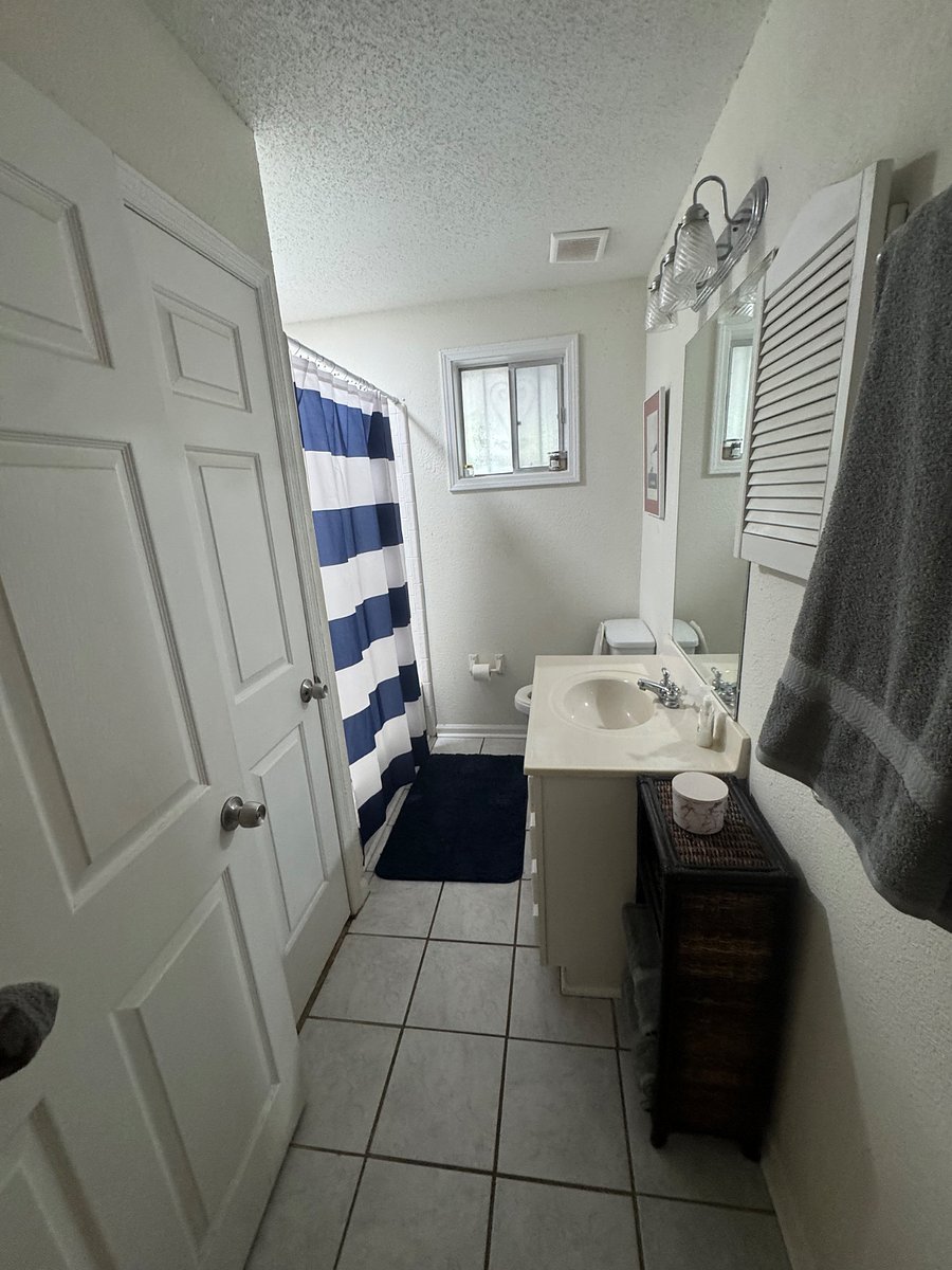 Full bath with linens