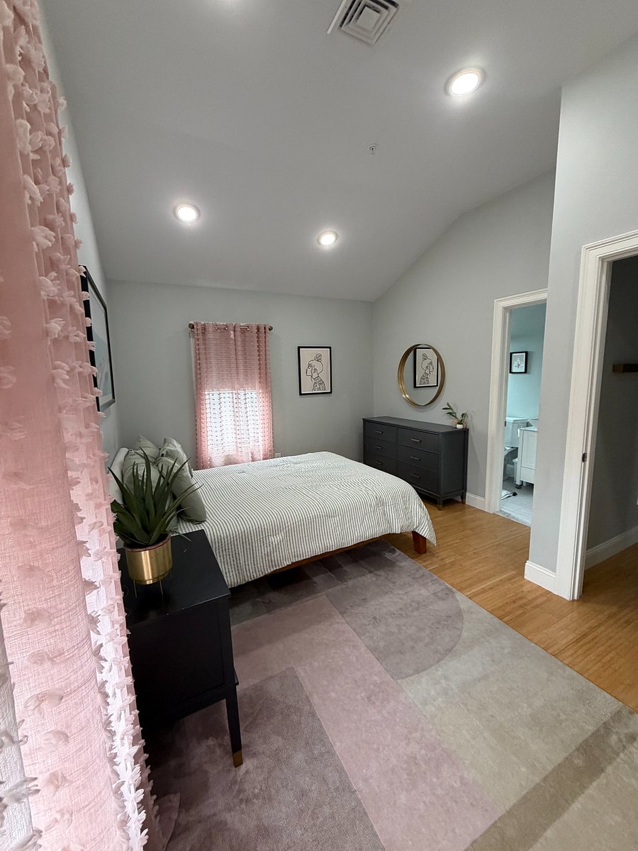 Furnished Finder property 1038840_1 photo 9