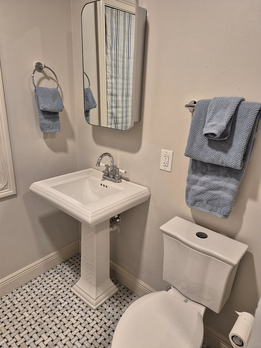 Furnished Finder property 1038853_1 photo 3