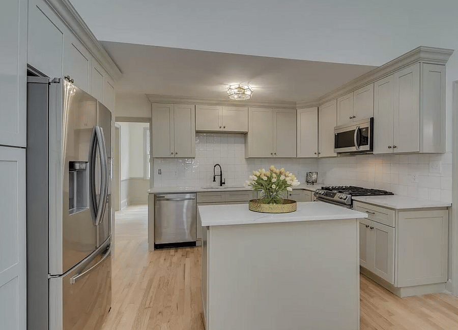 Well equipped kitchen
