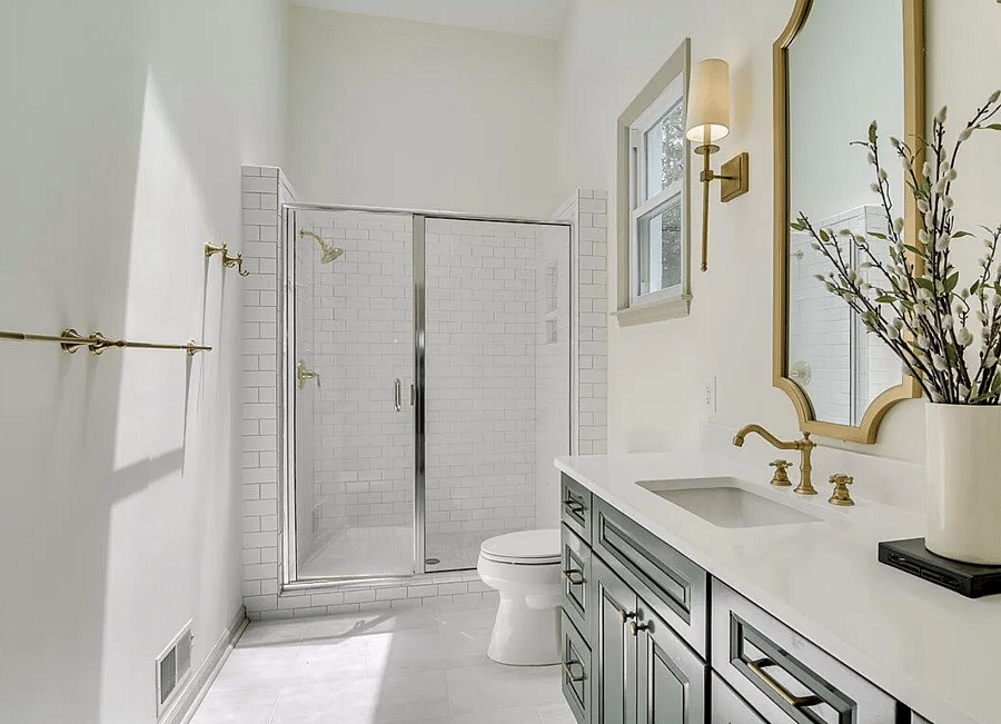 Primary ensuite bathroom