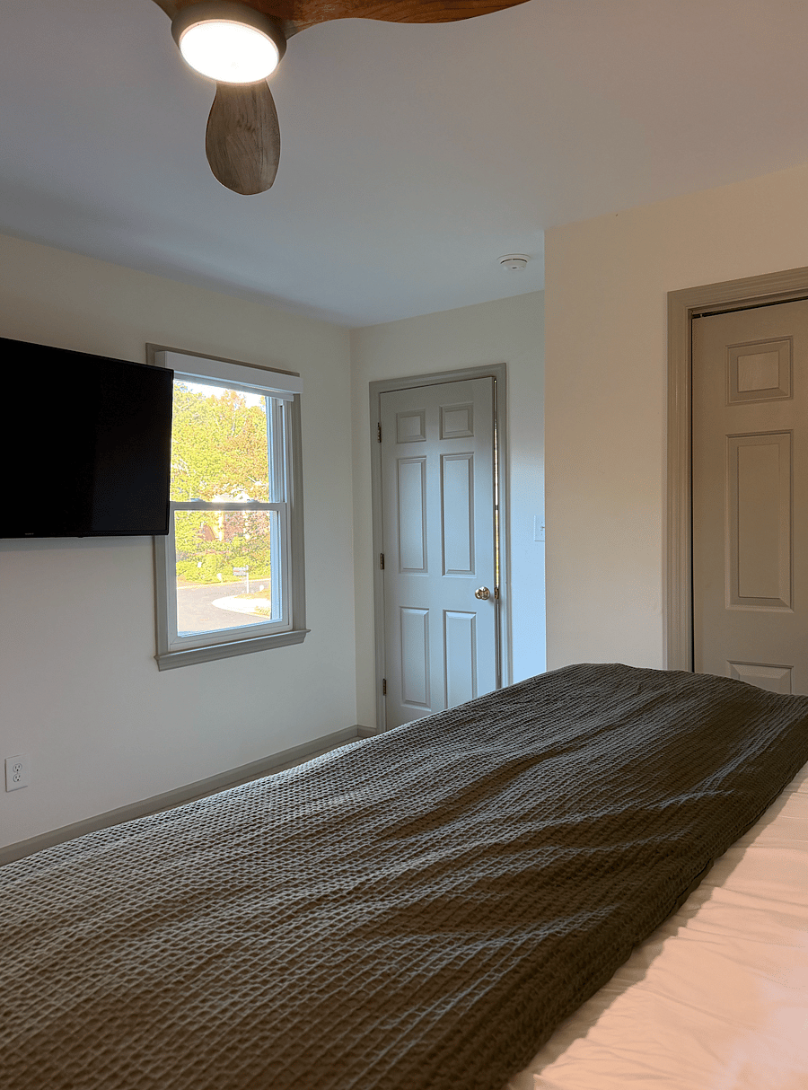 Upstairs bedroom 1 with Smart TV
