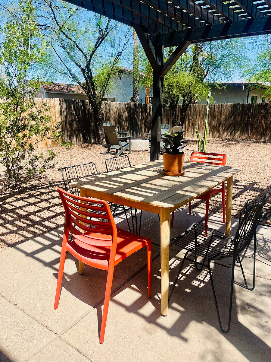 Alfresco Dining