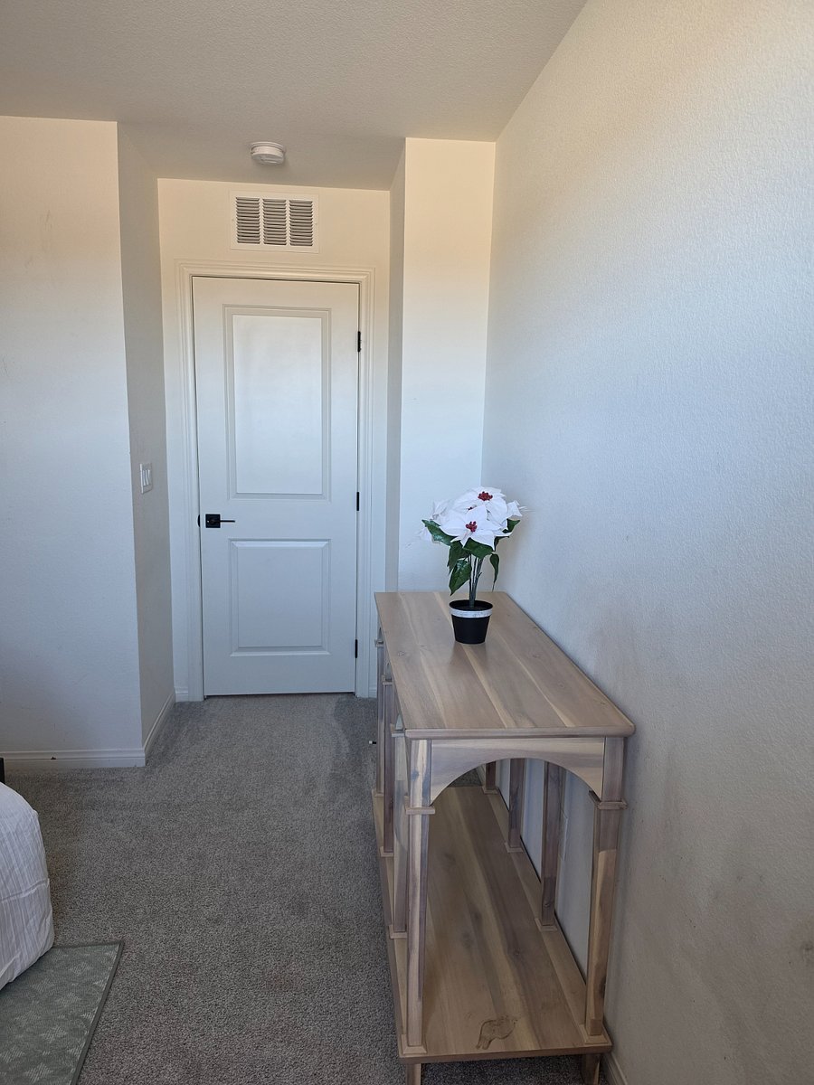Furnished Finder property 1038988_1 photo 2