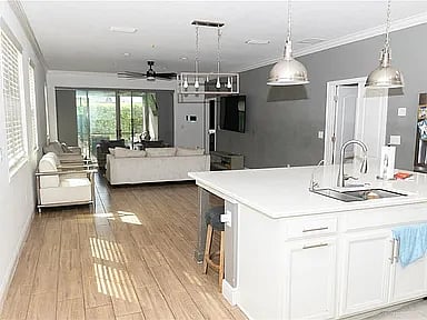 Furnished Finder property 1039053_1 photo 4