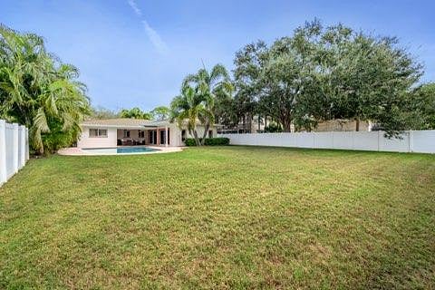Furnished Finder property 1039189_1 photo 2