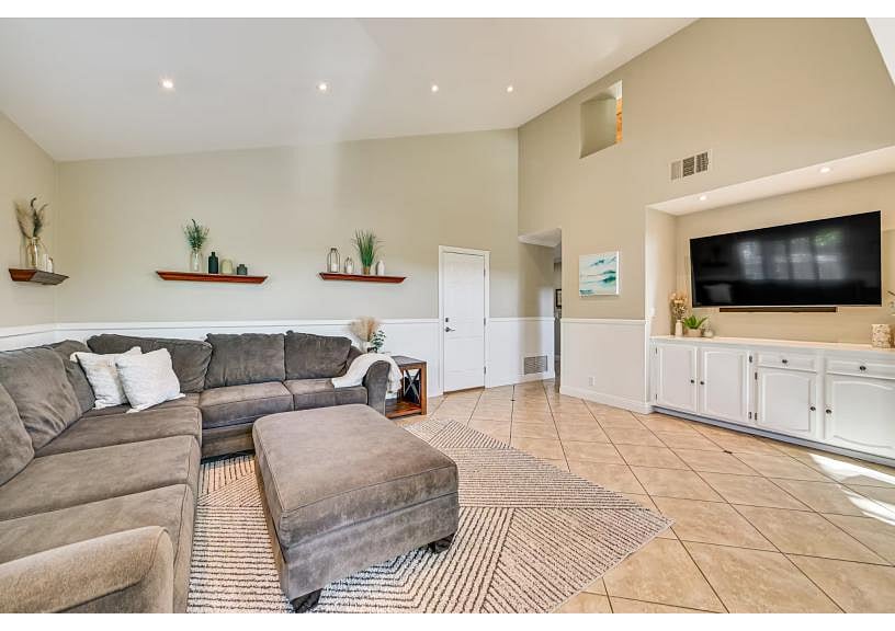 Furnished Finder property 1039223_1 photo 3